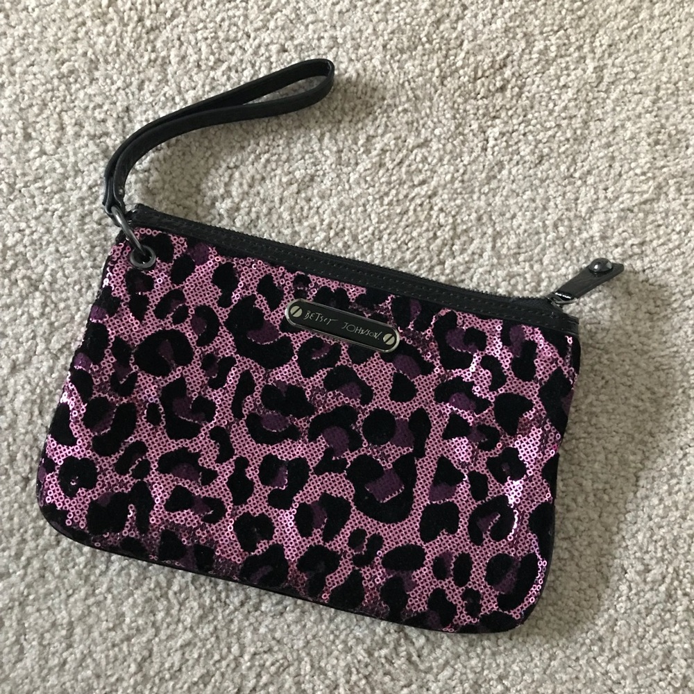 Betsey Johnson Wristlet Purple EUC